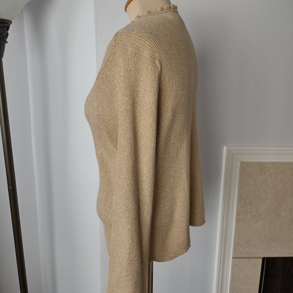 Gold V-Neck Scoop Sweeater with Ruffles PL - Picture 6 of 8